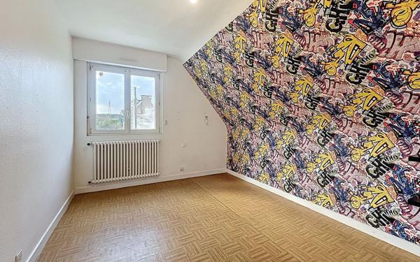 Maison à vendre    6 pièces •  Landivisiau