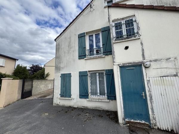 Appartement à louer 700 € CC Achères 1 pièce 26 m² DPE E