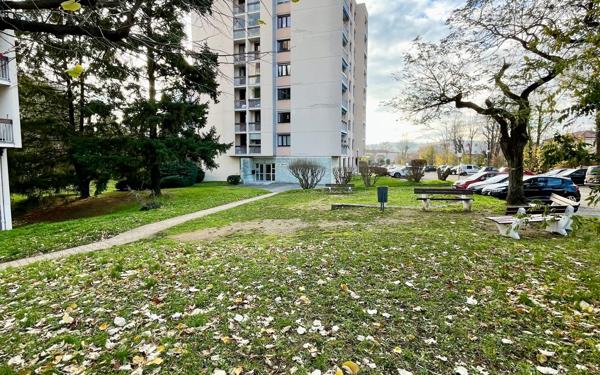 Appartement à vendre    4 pièces • 85 m2 Saint-Genis-Laval