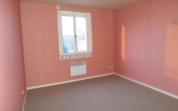 Appartement à louer    2 pièces • 71 m2 Tergnier