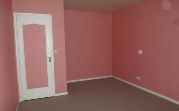 Appartement à louer    2 pièces • 71 m2 Tergnier