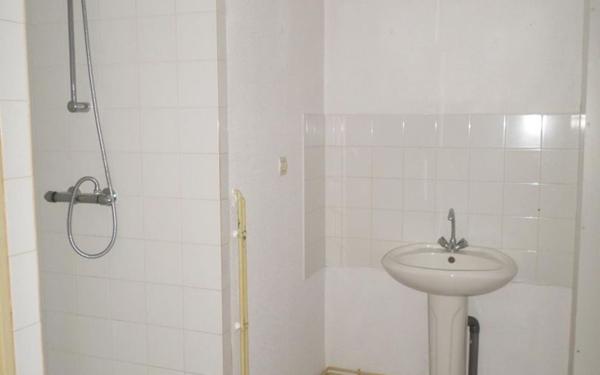 Appartement à louer    2 pièces • 71 m2 Tergnier