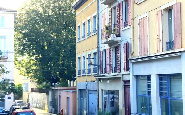 Appartement à vendre    3 pièces • 74 m2 Lyon 9