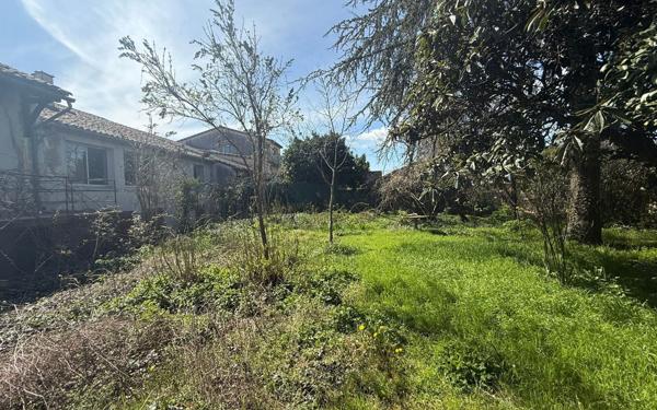 Maison à vendre    6 pièces •  Lablachère