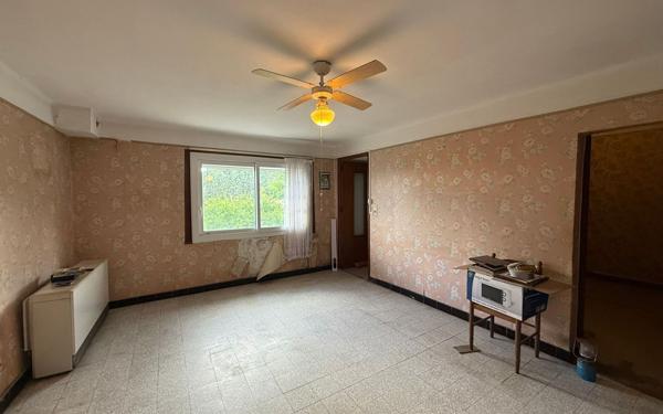 Maison à vendre    6 pièces •  Lablachère