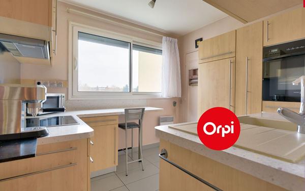 Appartement à vendre    5 pièces • 100,59 m2 Saint-Priest