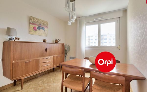Appartement à vendre    5 pièces • 100,59 m2 Saint-Priest