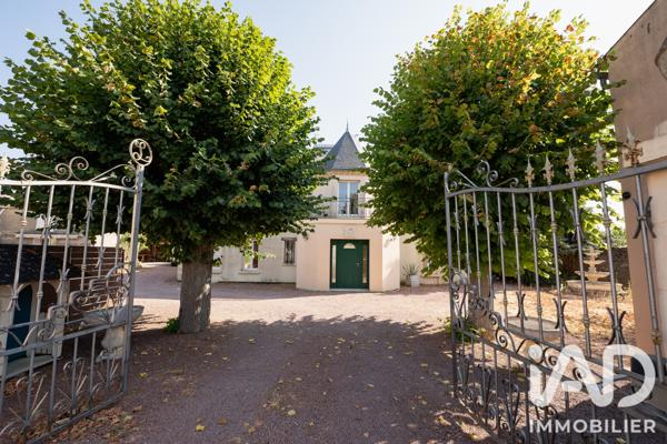 Maison à vendre 13 pièces 280 m² Doué-en-Anjou