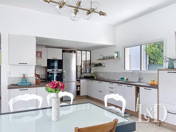 Royan : Maison de 2020 plain-pied 175 m² avec piscine