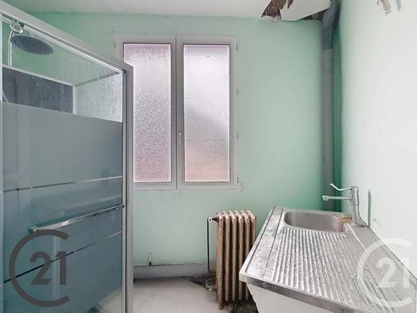 Immeuble à vendre  180 m 2   ST ETIENNE DU ROUVRAY  - 76