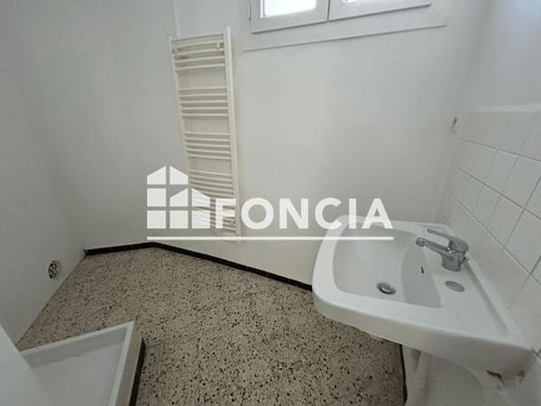 Location Appartement 3 pièces 49.2 m² - 7 RUE OLIVIER DE SERRE Chusclan 30200