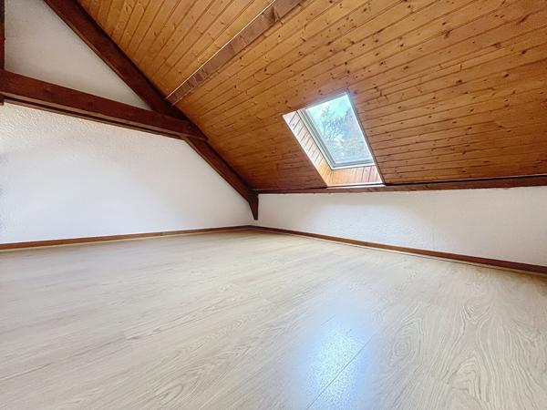 Appartement à louer 540€ CC / Brive zone OUEST - Chambre mezzanine - garage - clim réversible