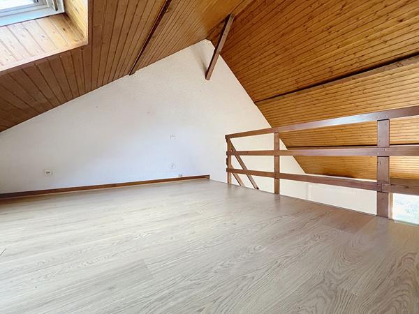 Appartement à louer 540€ CC / Brive zone OUEST - Chambre mezzanine - garage - clim réversible