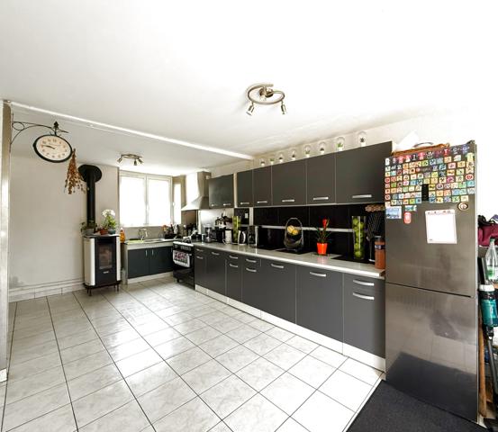 La Ferté-Gaucher (77320) Maison familiale 107m² - 2 Chambres - DIAG : C/A terrain hors zone inondable - le tout sur 690 m²