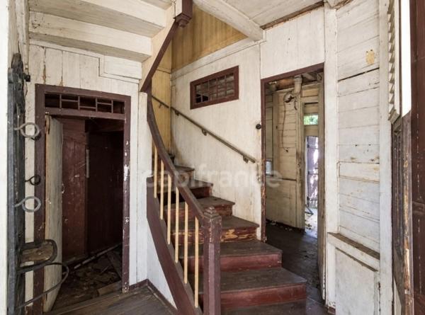 A vendre - Fort de France Clairière - Terrain avec bâti à réhabiliter ou à démolir