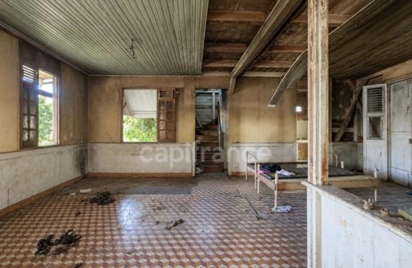 A vendre - Fort de France Clairière - Terrain avec bâti à réhabiliter ou à démolir