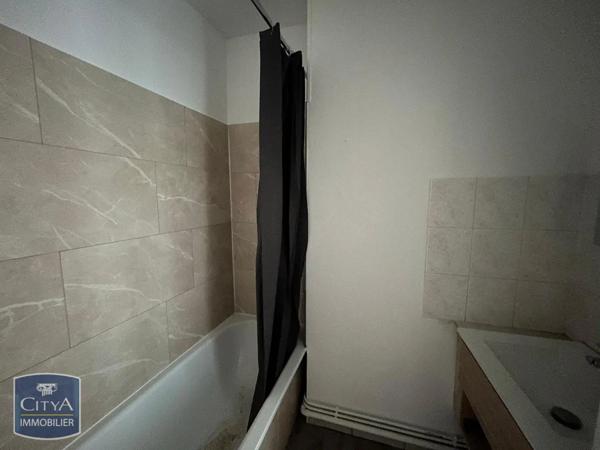 Appartement à louer 3 pièces 55.98m² Nevers (58000)