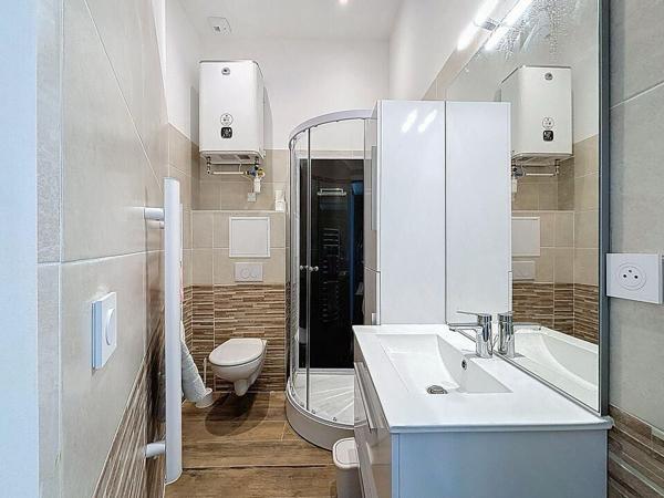 CHAMBRE DE 15.78m² DANS MAISON DE 144 M² - MEUBLEE - TOUTE CHARGES COMPRISES
