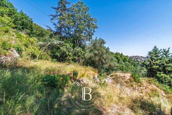 Grasse, Terrain  2 300 m² à vendre
