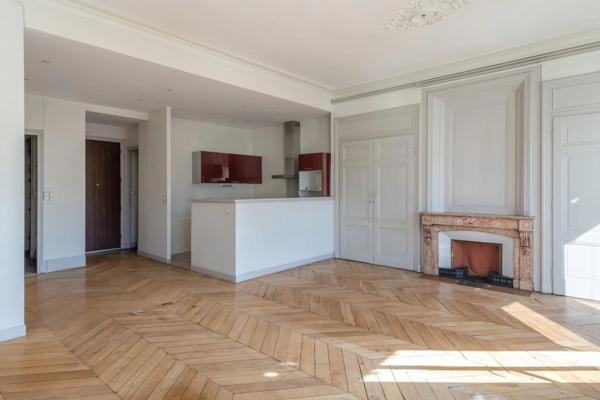 Exclusivité - Jacobins - Appartement en étage élevé de 125,60m² - 3 chambres