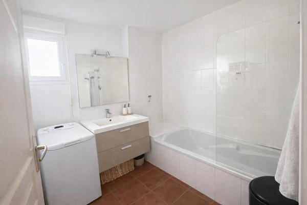 APPARTEMENT AVEC BALCON