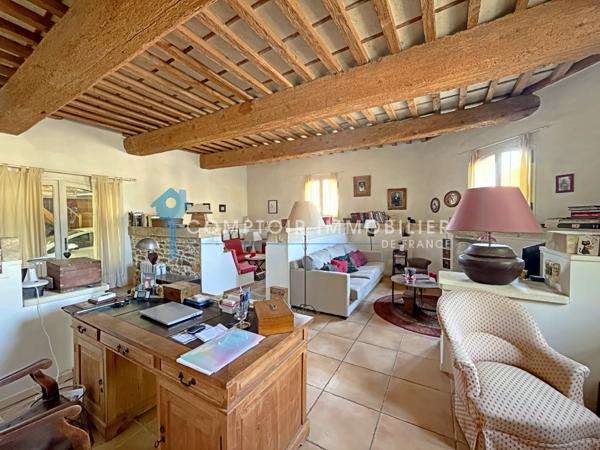 Maison de village
                                                                                                                                                                                                                                                                                                                        7 pièce(s)                                                                                                                                                                                                          4 chambre(s)                                                                                                                                                                                                          225  m²
