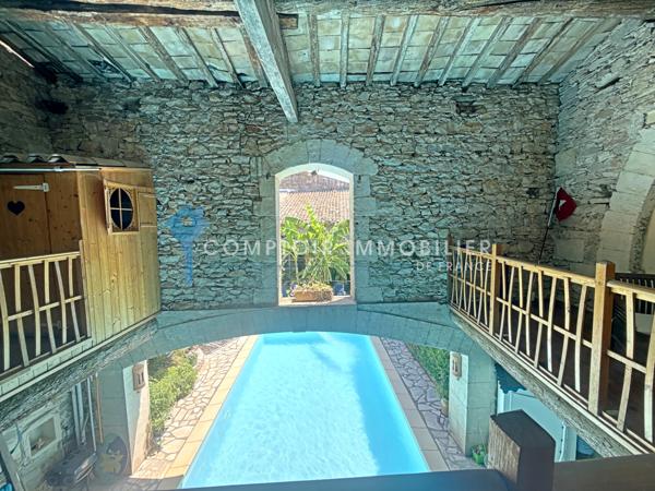 Maison de village
                                                                                                                                                                                                                                                                                                                        7 pièce(s)                                                                                                                                                                                                          4 chambre(s)                                                                                                                                                                                                          225  m²