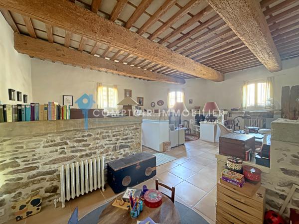 Maison de village
                                                                                                                                                                                                                                                                                                                        7 pièce(s)                                                                                                                                                                                                          4 chambre(s)                                                                                                                                                                                                          225  m²