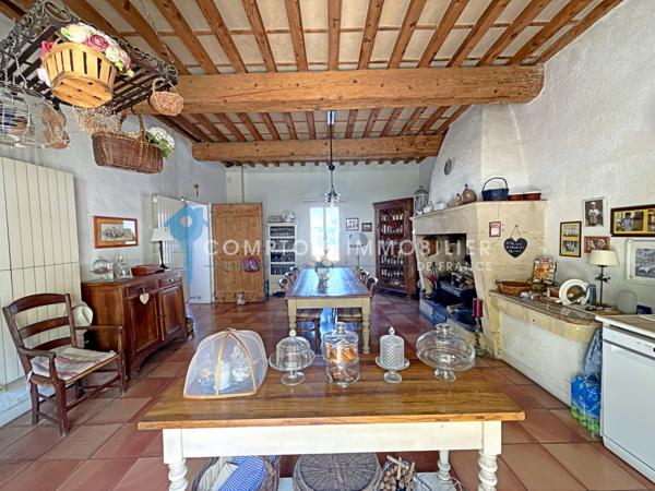 Maison de village
                                                                                                                                                                                                                                                                                                                        7 pièce(s)                                                                                                                                                                                                          4 chambre(s)                                                                                                                                                                                                          225  m²