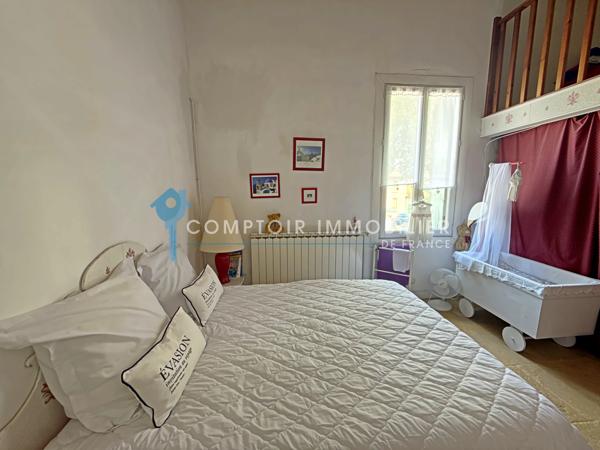 Maison de village
                                                                                                                                                                                                                                                                                                                        7 pièce(s)                                                                                                                                                                                                          4 chambre(s)                                                                                                                                                                                                          225  m²