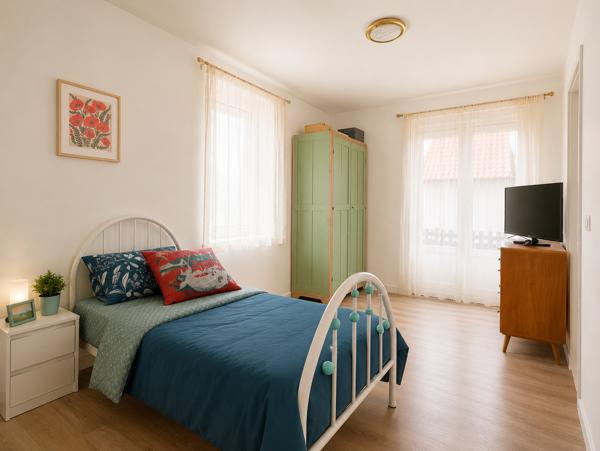 Immeuble
         13 pièces
        - 215 m²