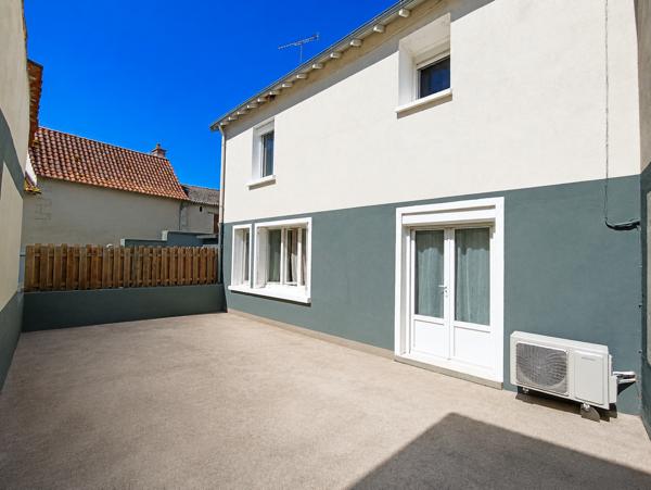 Immeuble
         13 pièces
        - 215 m²