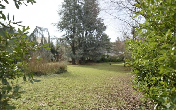 Terrain à vendre    Pierre-Bénite