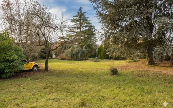 Terrain à vendre    Pierre-Bénite