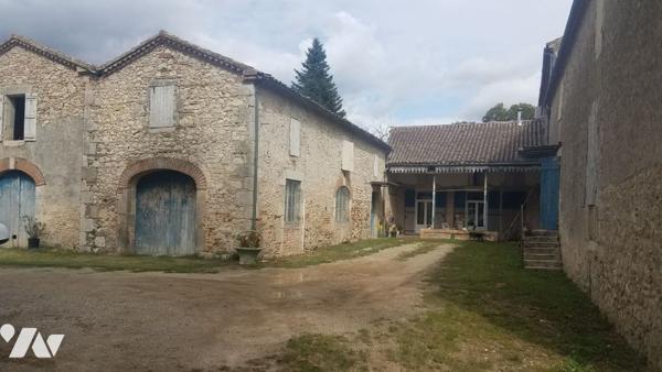 GRANDE PROPRIETE avec un pigeonnier sur un terrain de 12 000m².