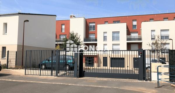 Location Appartement 4 pièces 88.3 m² - Vert-saint-denis 77240