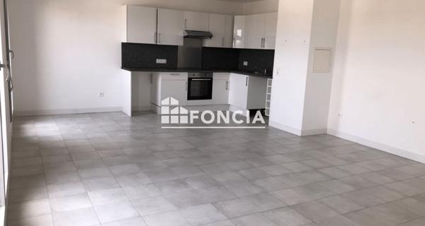Location Appartement 4 pièces 88.3 m² - Vert-saint-denis 77240