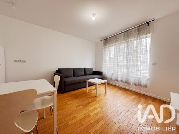 Location studio 27 m² Issy-les-Moulineaux