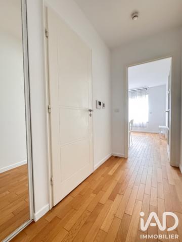 Location studio 27 m² Issy-les-Moulineaux
