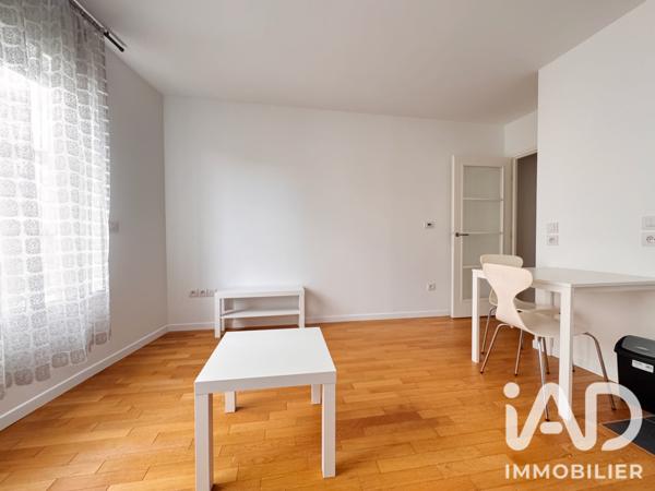 Location studio 27 m² Issy-les-Moulineaux
