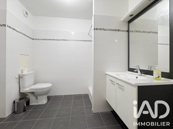 Location studio 27 m² Issy-les-Moulineaux
