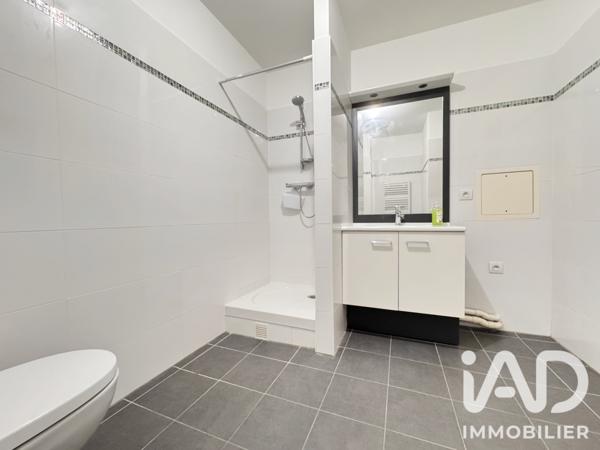 Location studio 27 m² Issy-les-Moulineaux