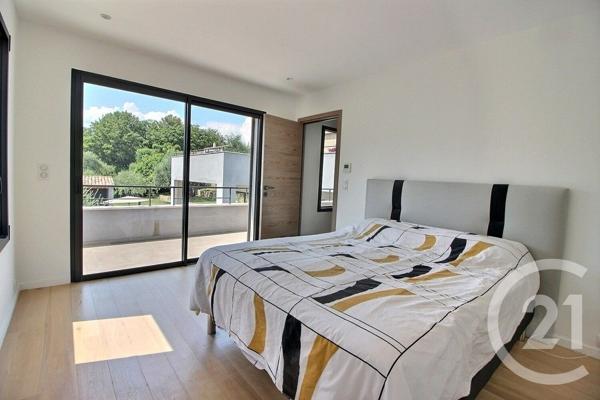 Maison à vendre  5 pièces - 205 m2 LE ROURET - 06