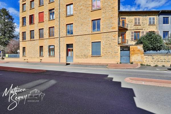 Plateau Combles à aménager VINDRY SUR TURDINE (69) 180m² au sol