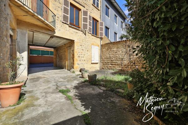 Plateau Combles à aménager VINDRY SUR TURDINE (69) 180m² au sol