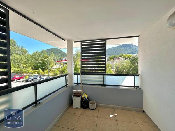 Appartement à louer 4 pièces 79.01m² Voiron (38500)