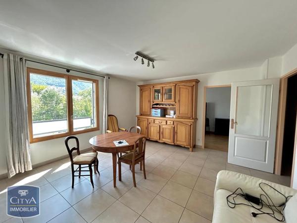Appartement à louer 4 pièces 79.01m² Voiron (38500)