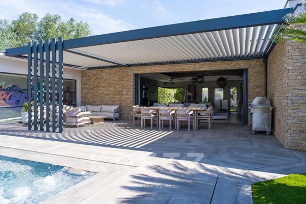 Exceptionnelle villa en bord de mer