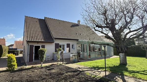 Saint-Gérand-le-Puy (03150) Viager occupé sans rente - Monsieur et Dame 75 ans - Agréable maison individuelle avec jardin et garage