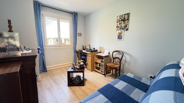 Saint-Gérand-le-Puy (03150) Viager occupé sans rente - Monsieur et Dame 75 ans - Agréable maison individuelle avec jardin et garage